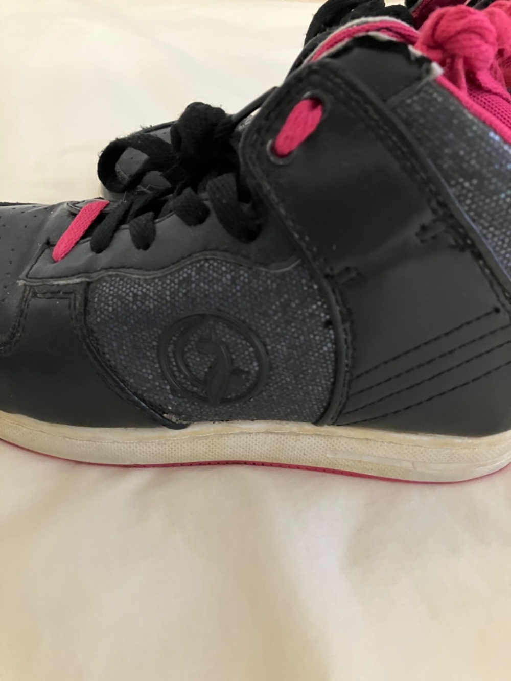 Shoes - Picture 2 of 3